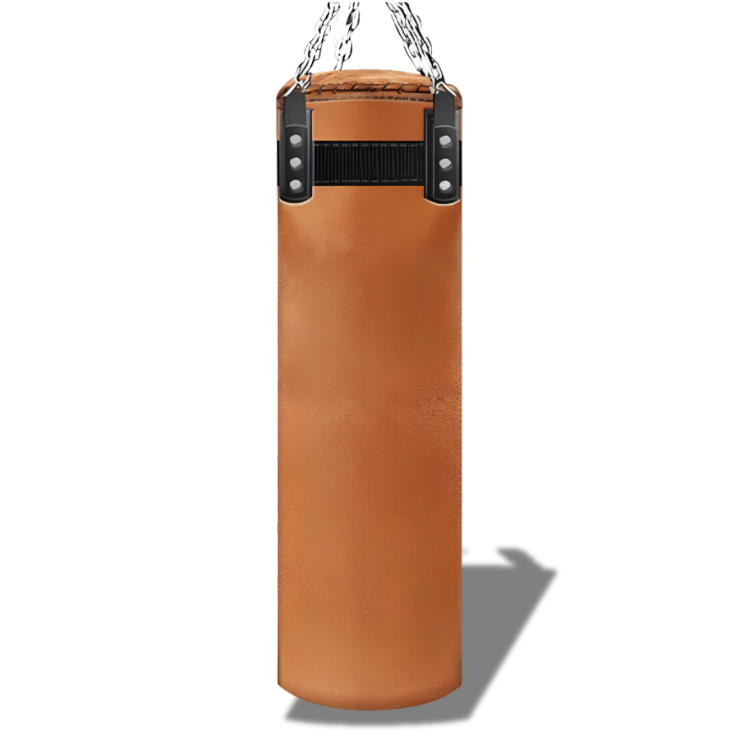 Sac de frappe marron avec supports métalliques noirs et chaînes, idéal pour un entraînement intensif en boxe et sports de combat.