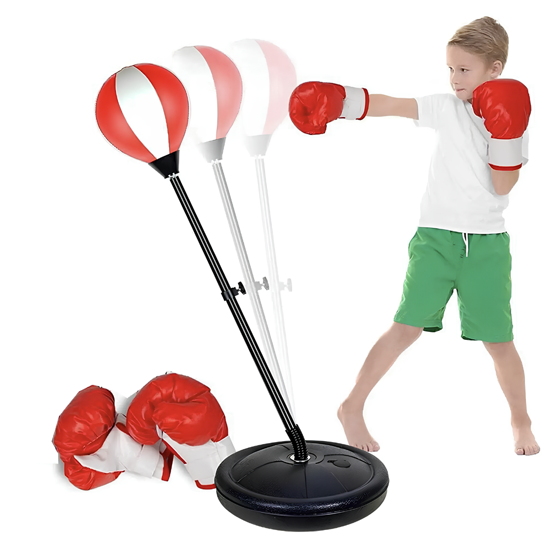 enfant pratiquant sur punching ball gonflable