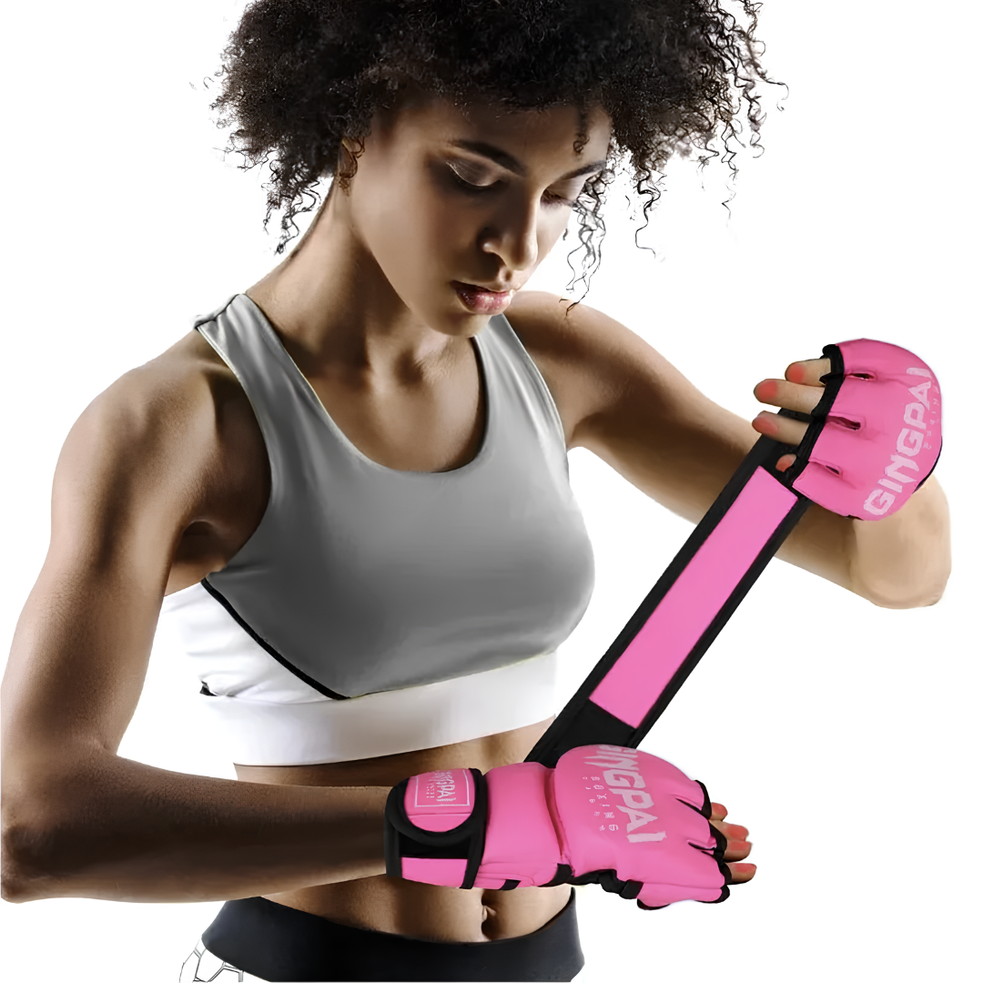 femme avce gants MMA rose avec Rembourrage